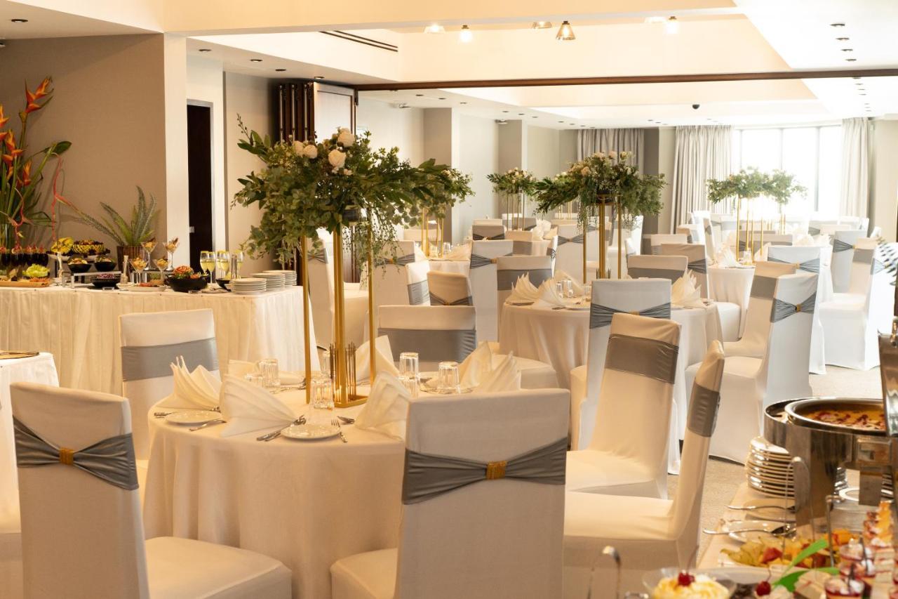 Maradha Colombo Hotell Exteriör bild